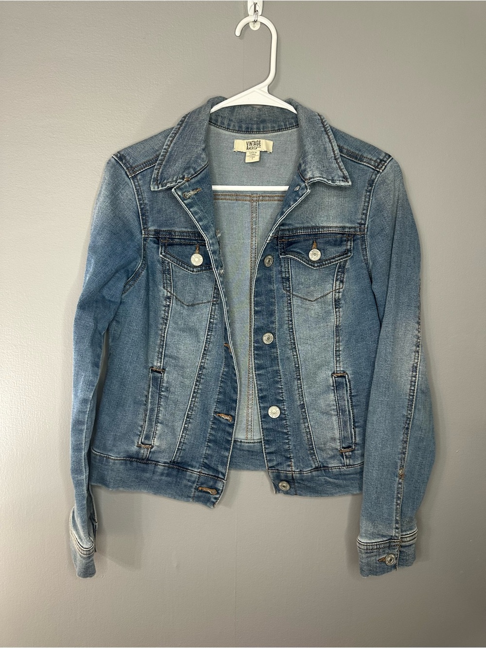 Vintage America Blues Women’s Light Blue Denim Jacket